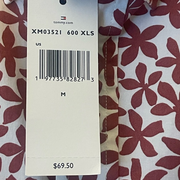 NWT- Tommy Hilfiger floral short sleeve shirt. Size medium - Picture 11 of 11